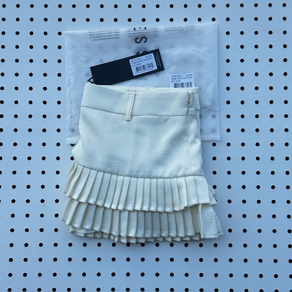 Lioness DOUBLE RUFFLE MINI SKORT | SOFT LEMON B35 - Picture 11 of 11